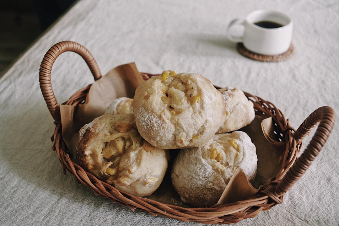 伏天里的玉米面包コーンパン