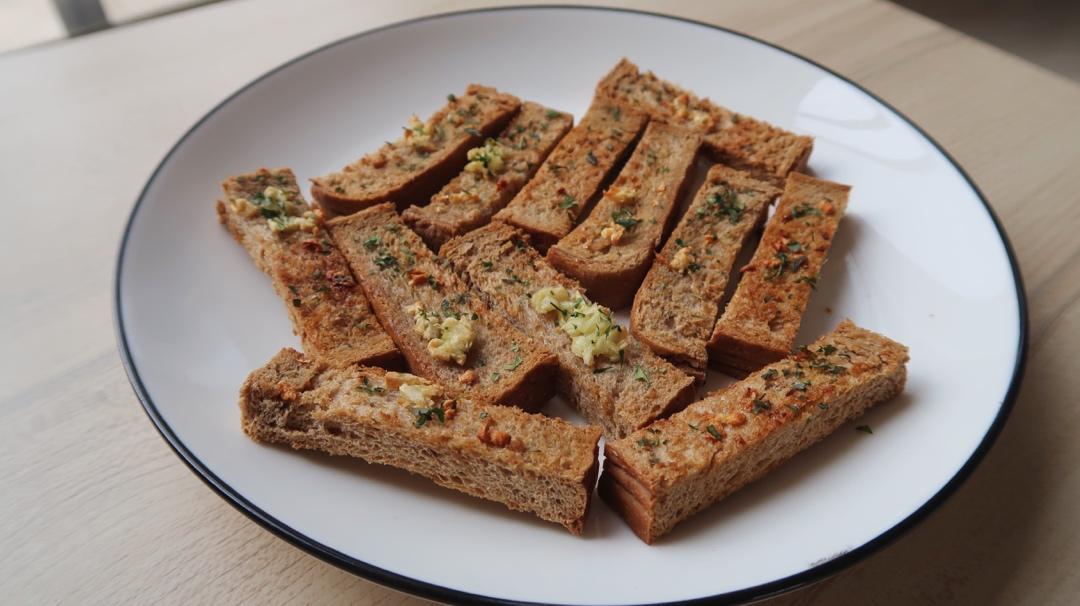 蒜香烤土司