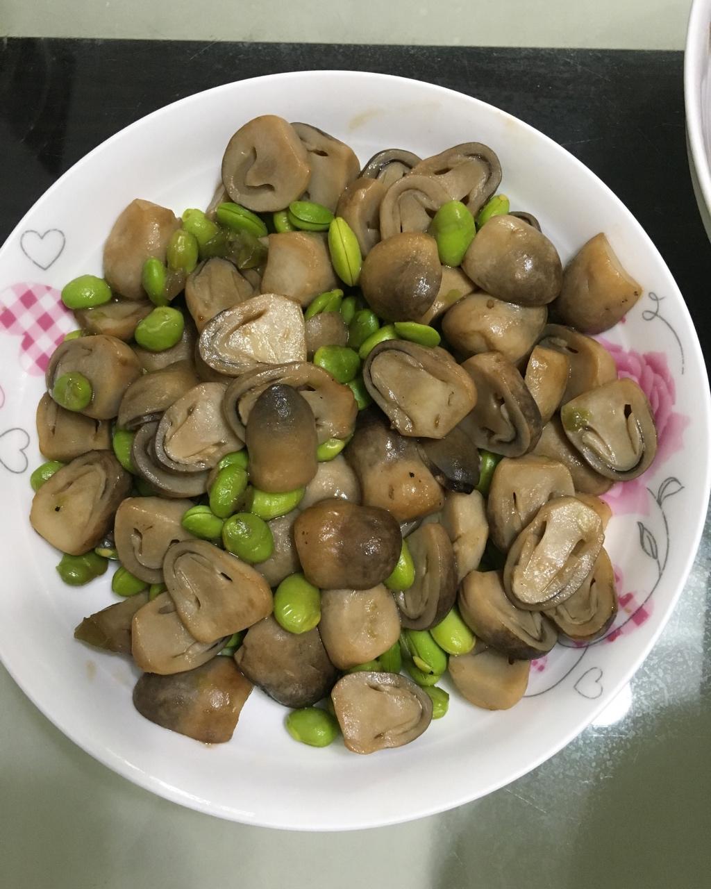 草菇烧毛豆