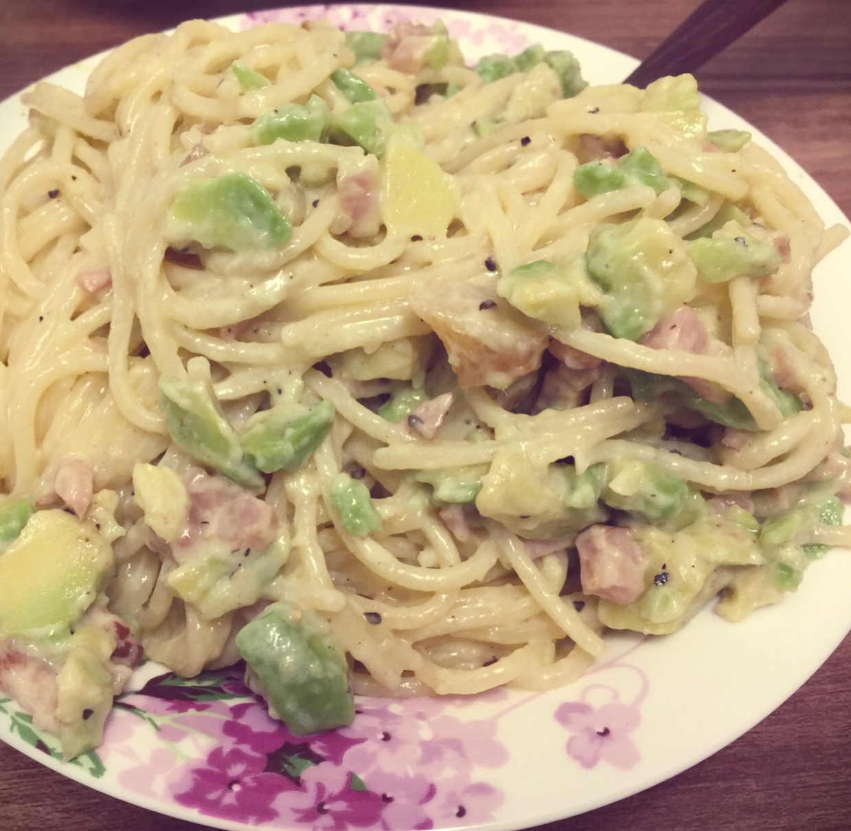 小清新牛油果火腿意面