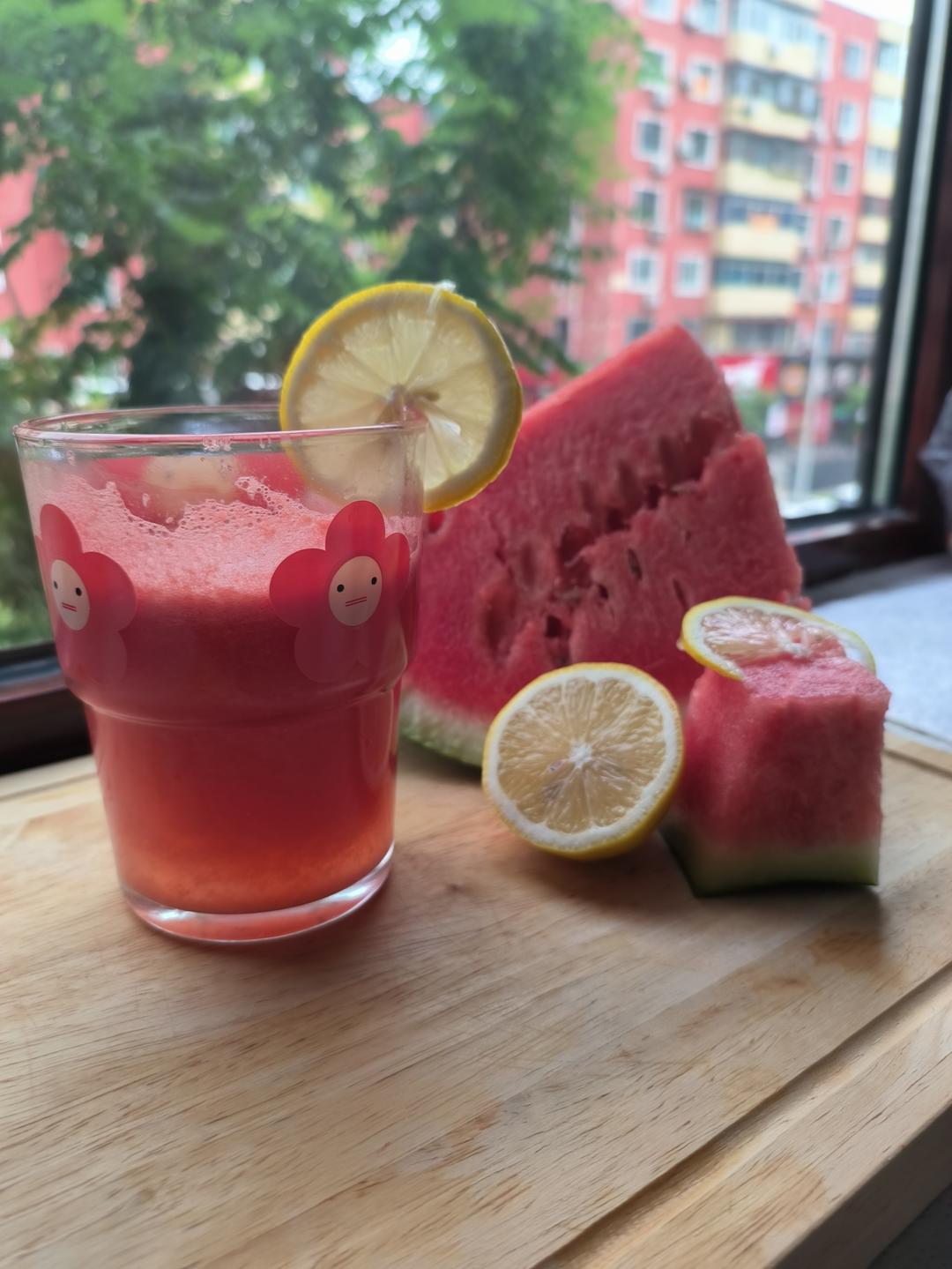 透心凉！夏日消暑饮品｜ 柠檬西瓜汁