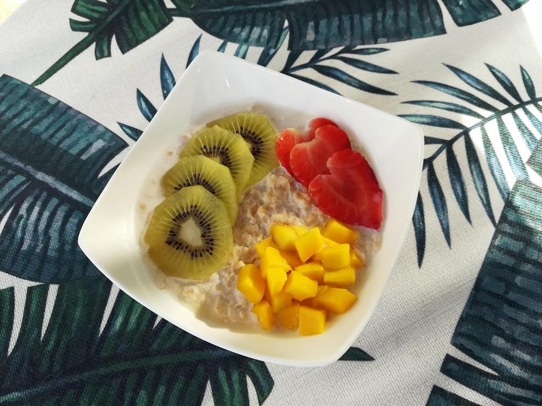 各式早餐牛奶燕麦粥