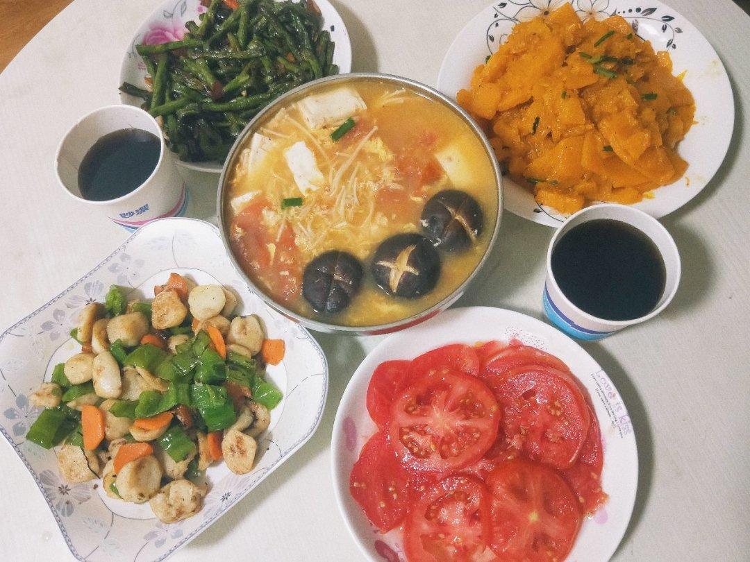 西红柿菌菇豆腐汤