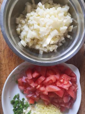 番茄土豆焖饭(平底锅版)的做法 步骤1