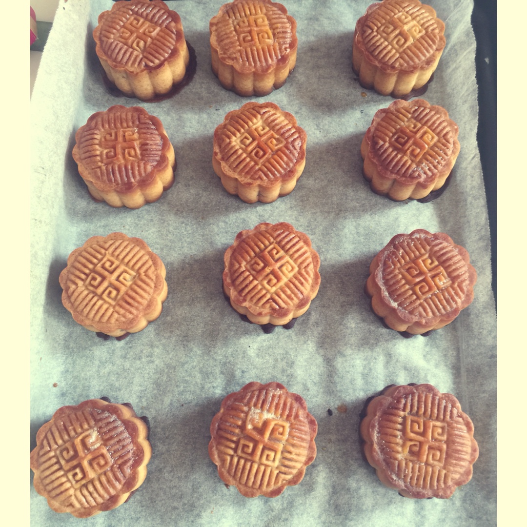 广式月饼——蛋黄莲蓉月饼