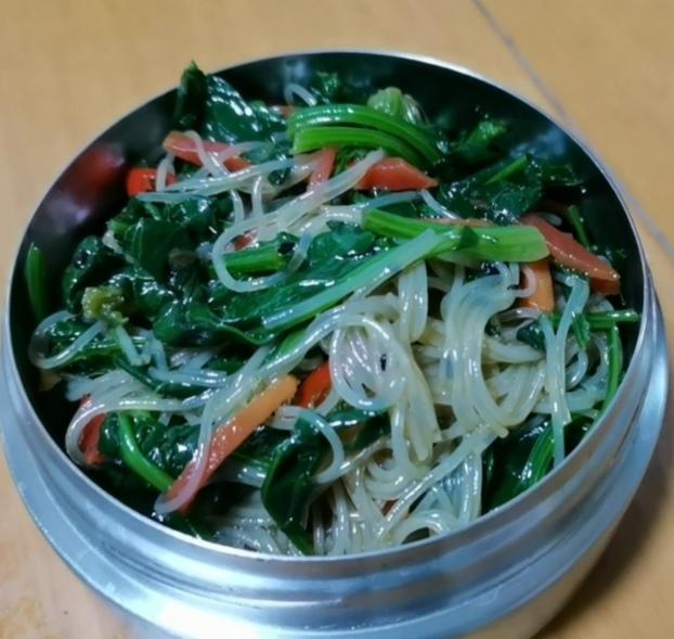 开胃爽口又营养的菠菜拌粉丝
