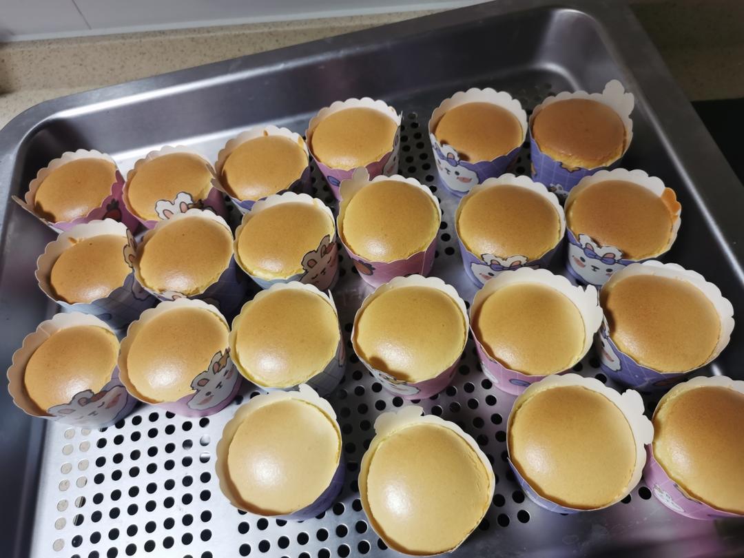 戚风小纸杯蛋糕