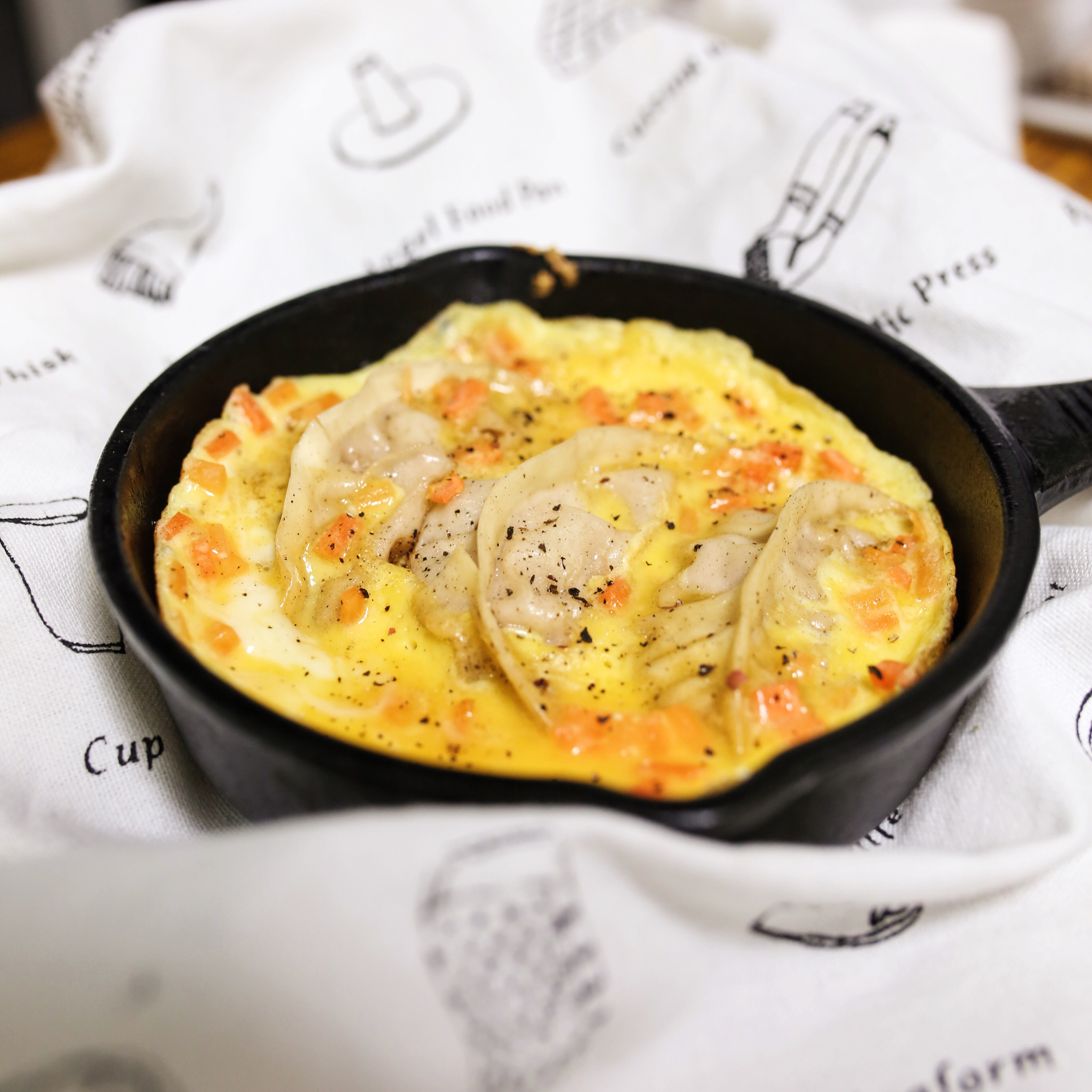 蛋抱煎饺（速冻饺）