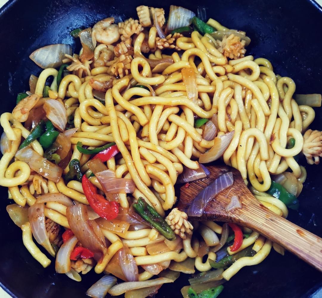 海鲜炒乌冬面