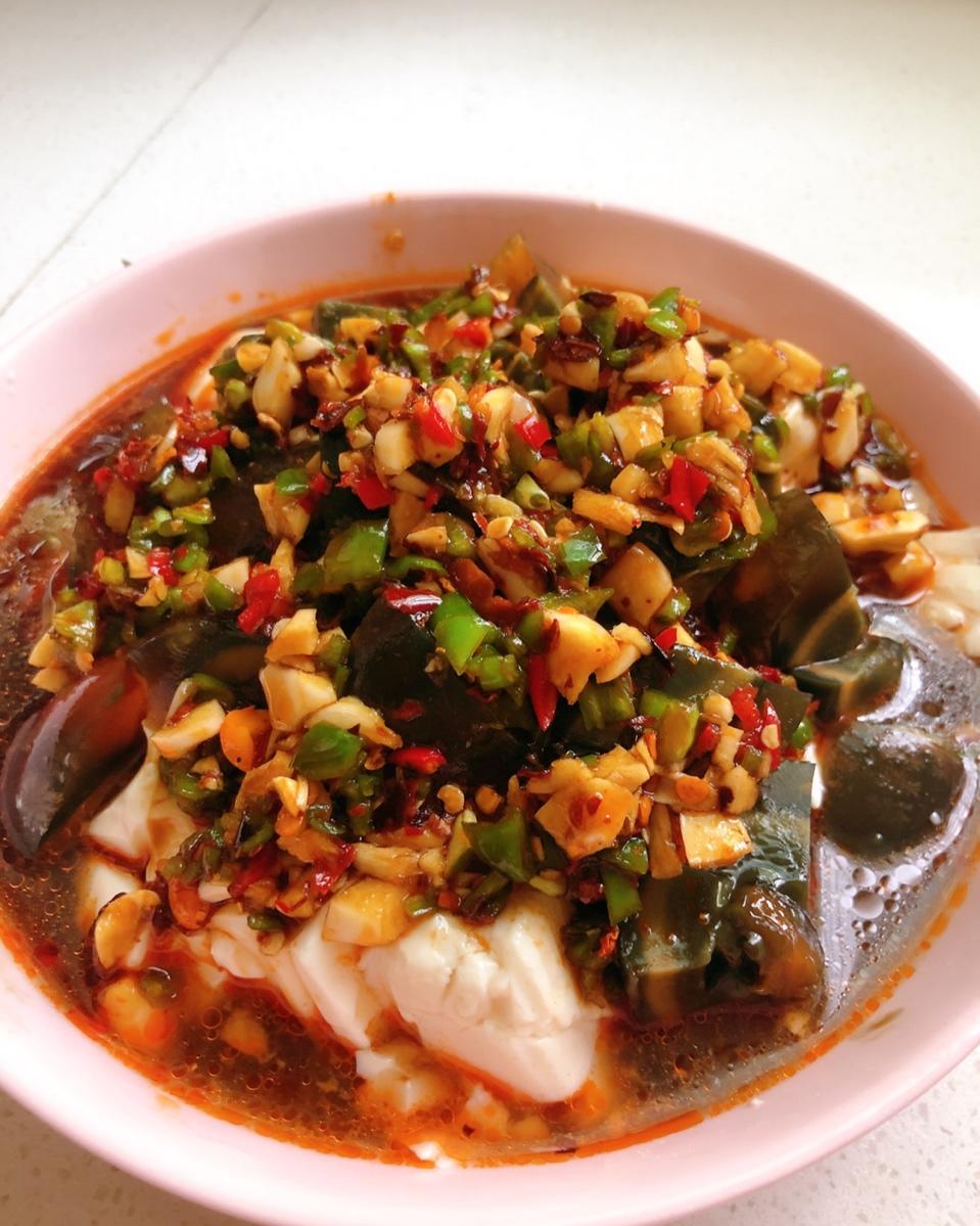 皮蛋拌豆腐