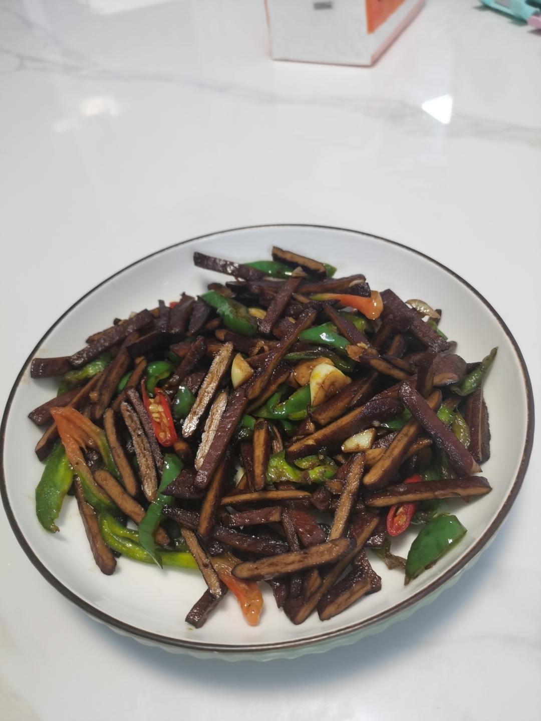 辣椒炒豆干的做法