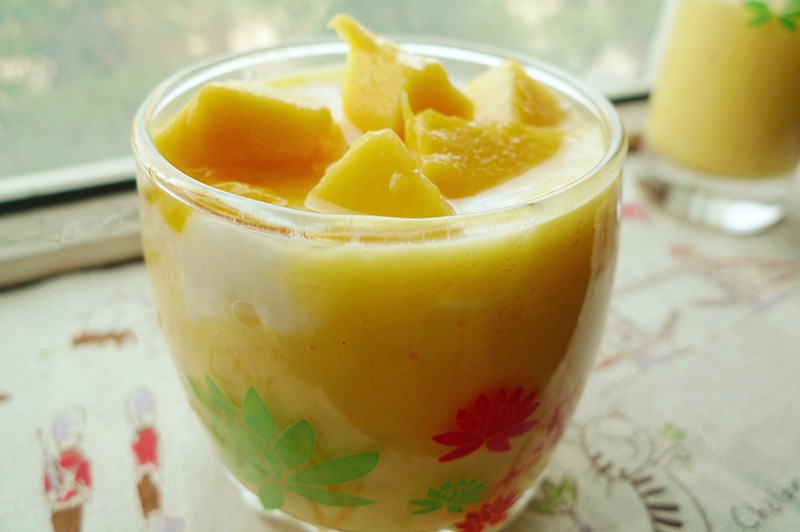 芒果酸奶冰饮