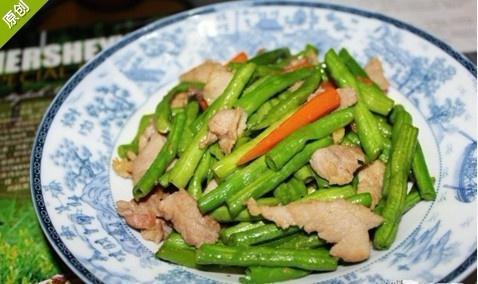 肉片炒豇豆的做法