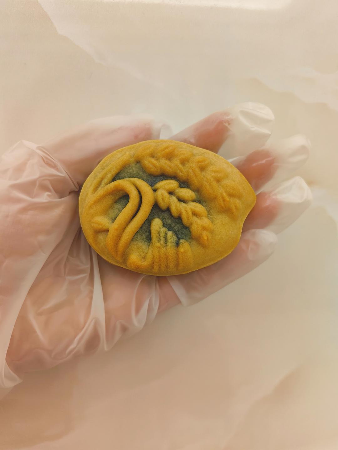 广式月饼—蛋黄莲蓉月饼