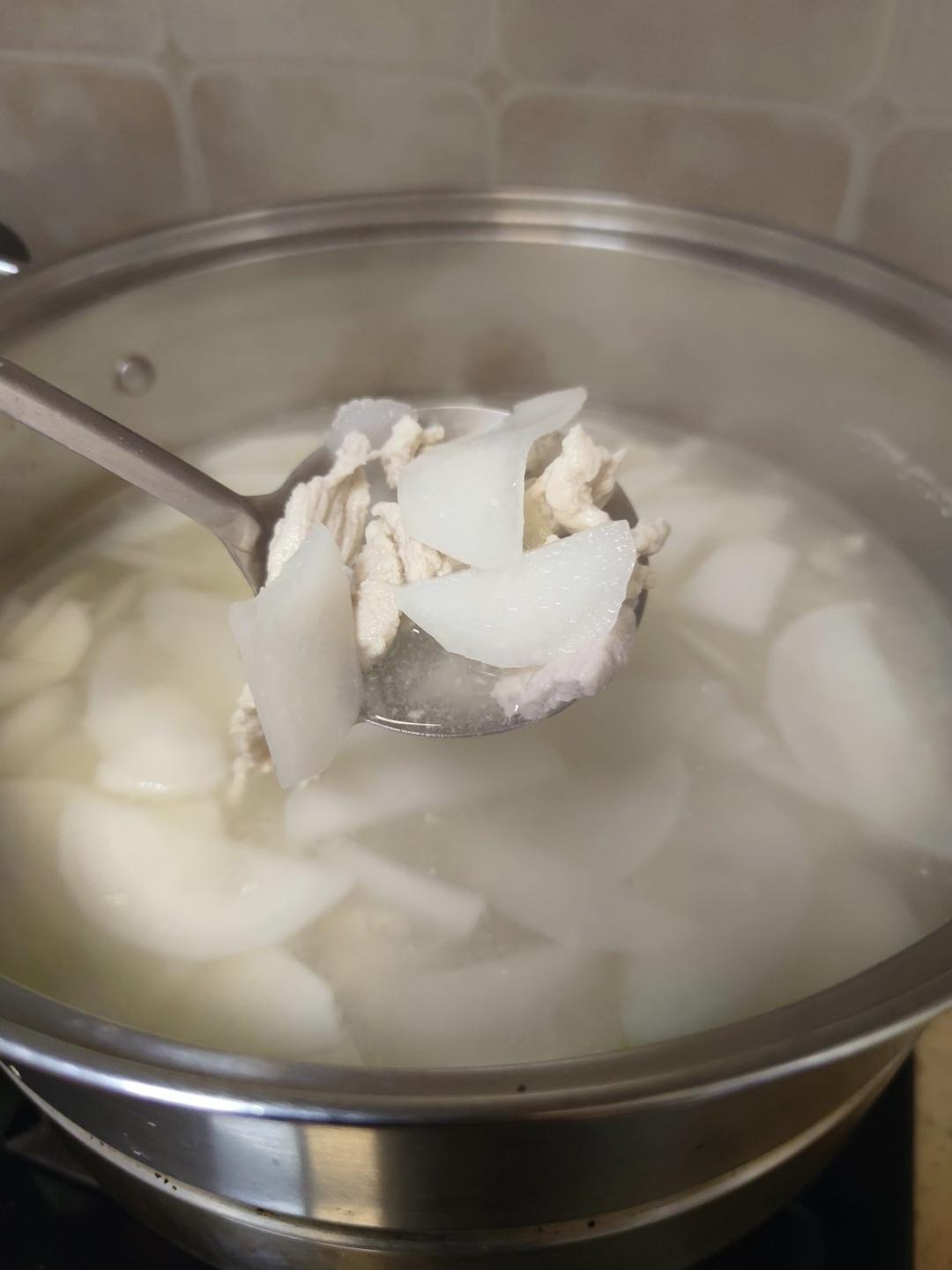 萝卜肉片汤