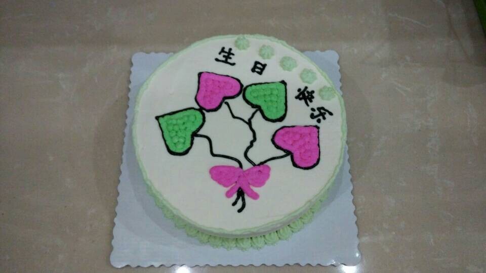 奶油水果装饰蛋糕