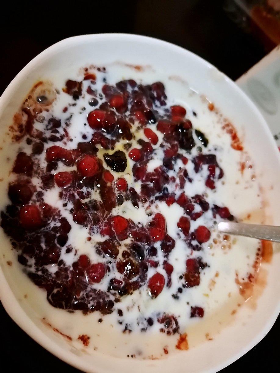 红豆血糯米牛奶