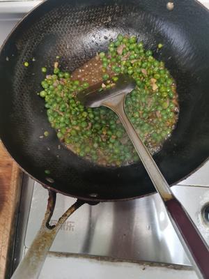 牛肉末炒豌豆的做法 步骤8
