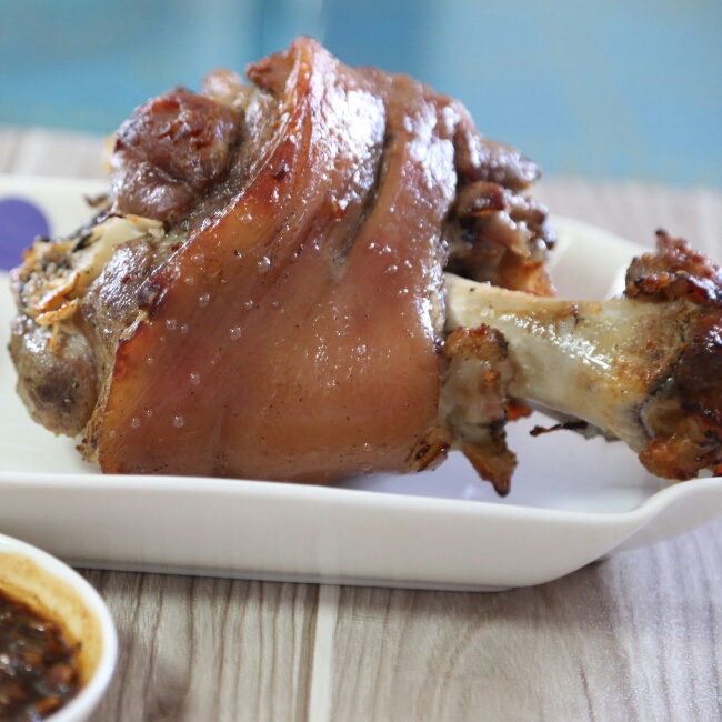 传说中的德国原配方——Schweinshaxe (德式烤猪肘)