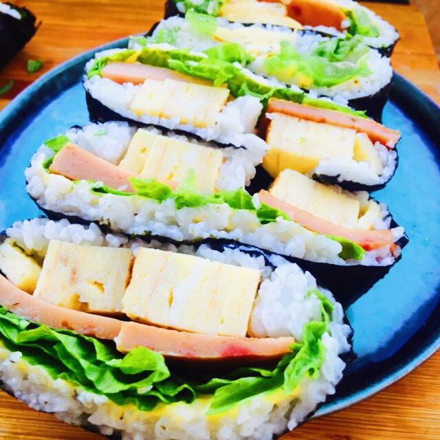 不用捏的饭团(おにぎらず)