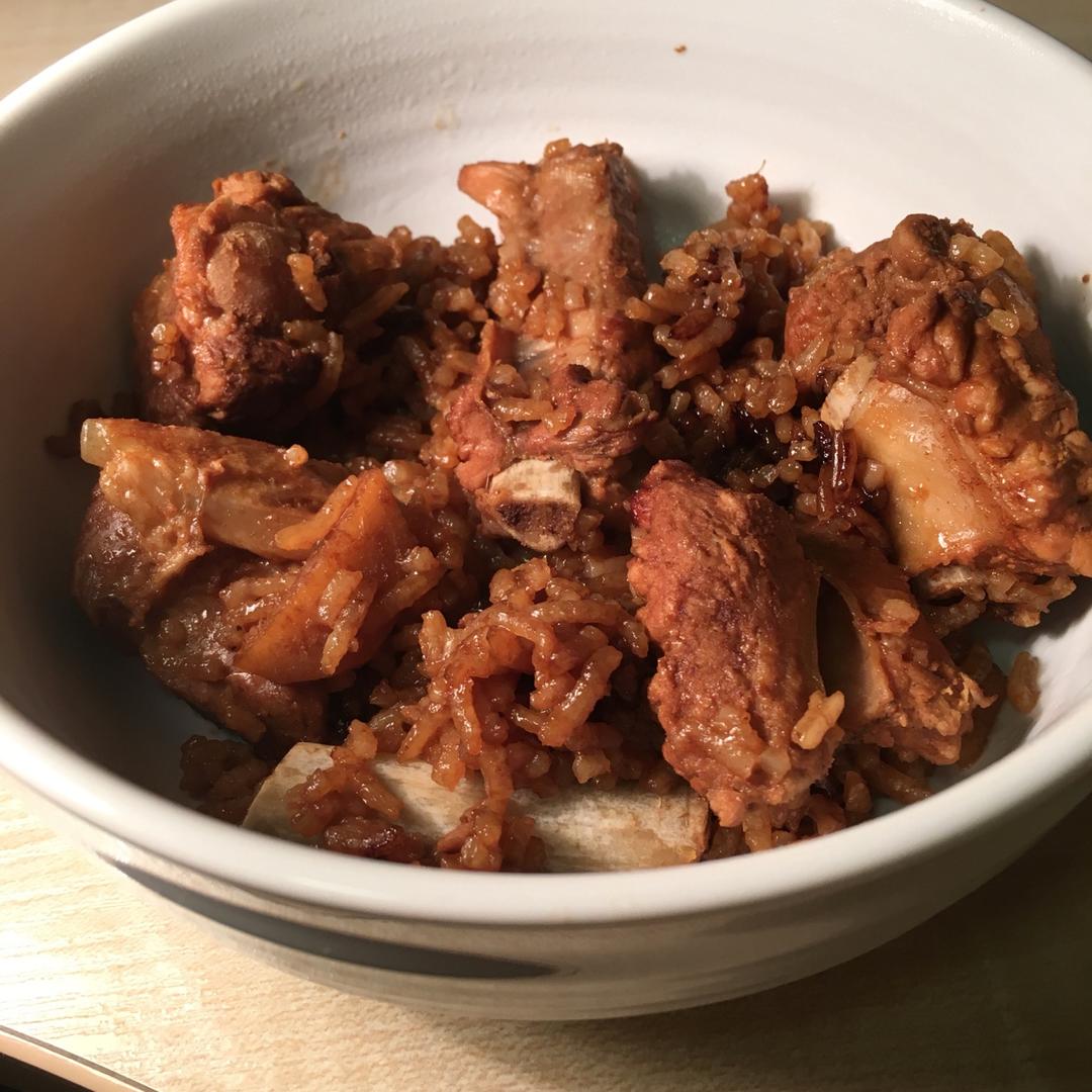 喷香排骨焖饭（爆好吃）