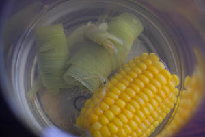 玉米须水的做法 步骤4