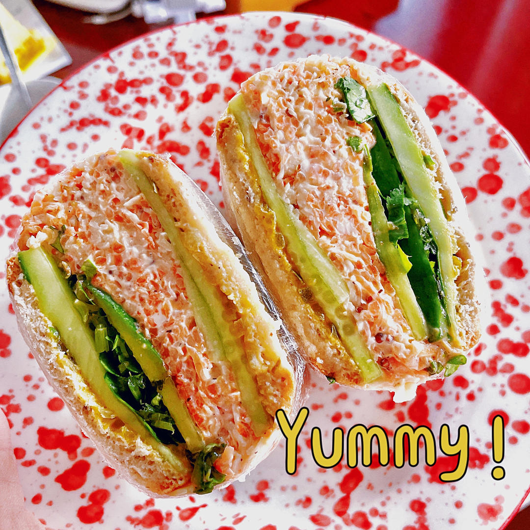 胡萝卜蟹柳丝温沙拉【健康小食】