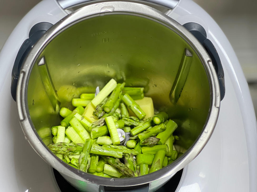 芦笋豌豆浓汤（素食）