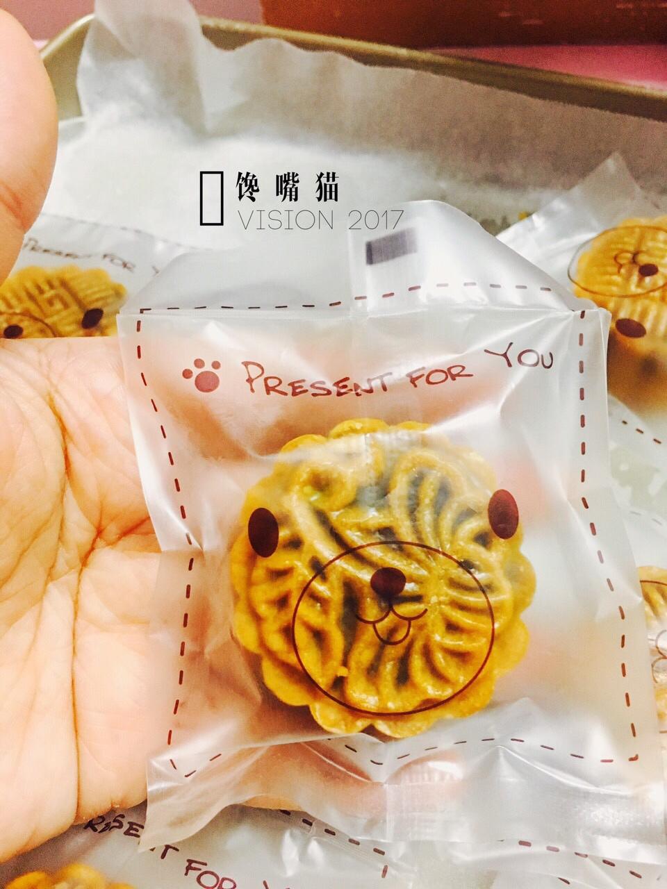 广式月饼—蛋黄莲蓉月饼