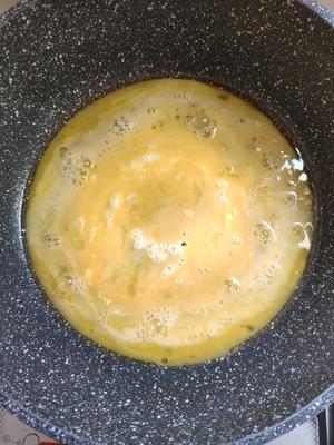 胡萝卜鸡蛋炒饭的做法 步骤1
