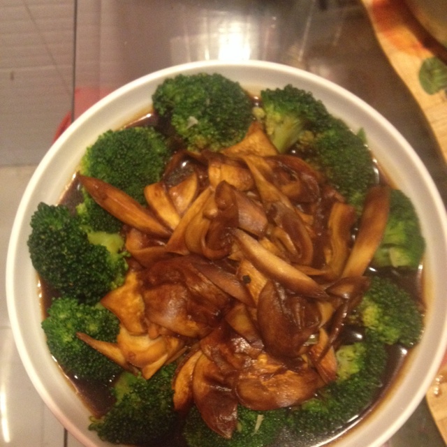 杏鲍菇扣西兰花