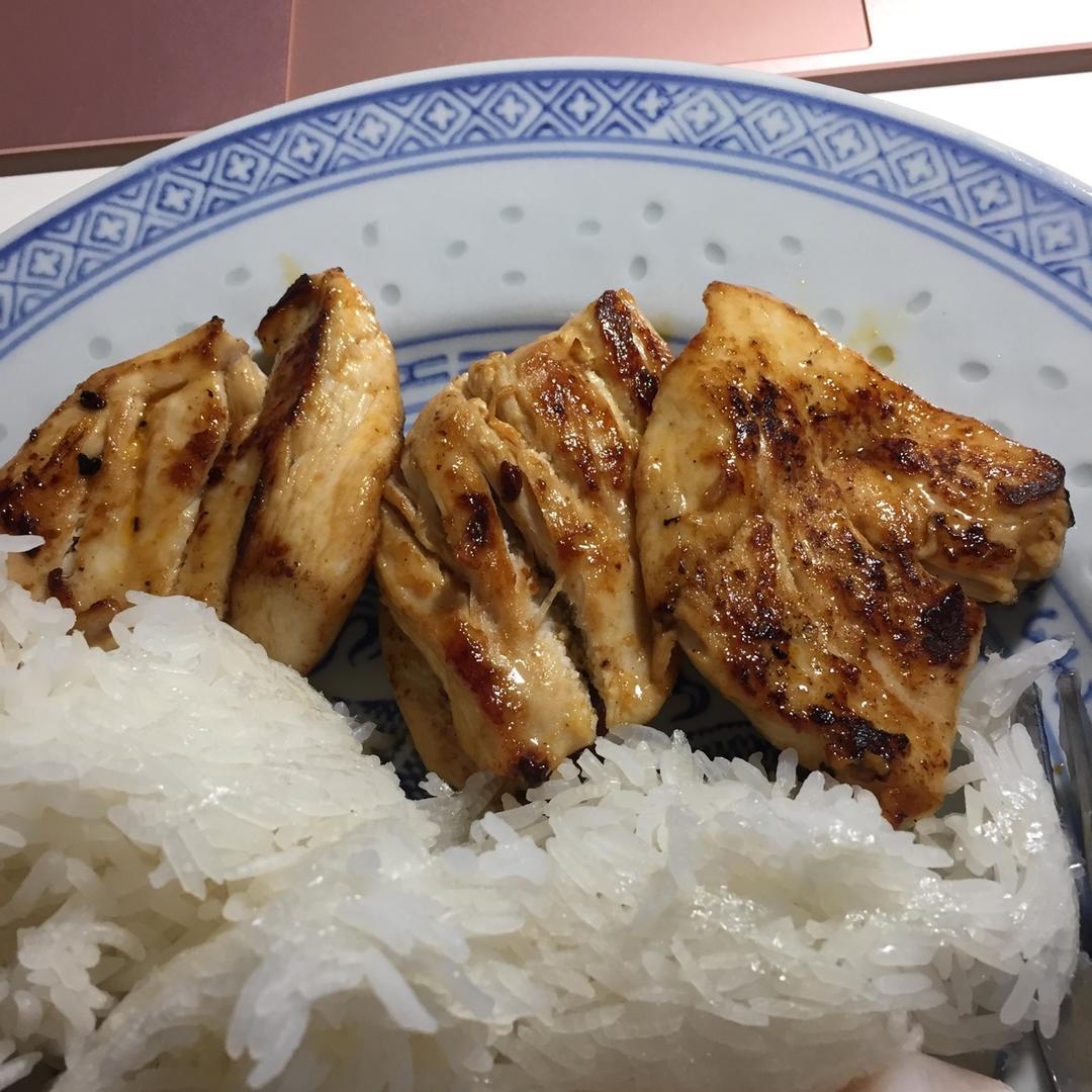 蚝油煎鸡胸肉（真的只要腌了就炒鸡嫩！（新增微波式