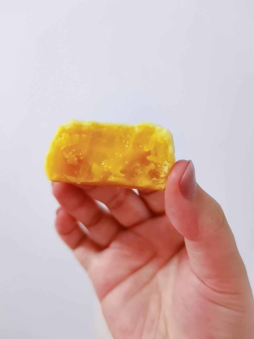 超详细图解版--流心奶黄月饼