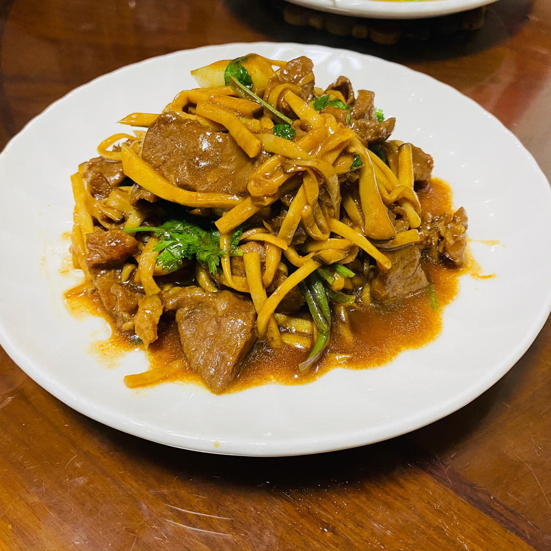 杏鲍菇炒肉丝