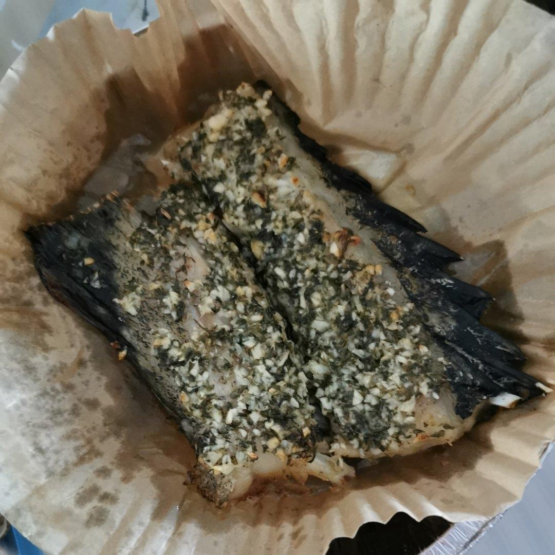 蒜香三文鱼。烤箱、空气炸锅均适用