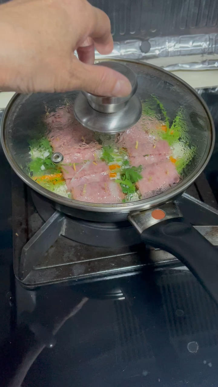 培根肉搭配金针菇