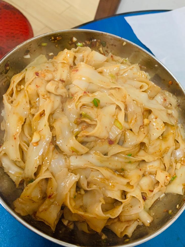 生日面（简单高颜值生日油泼面）