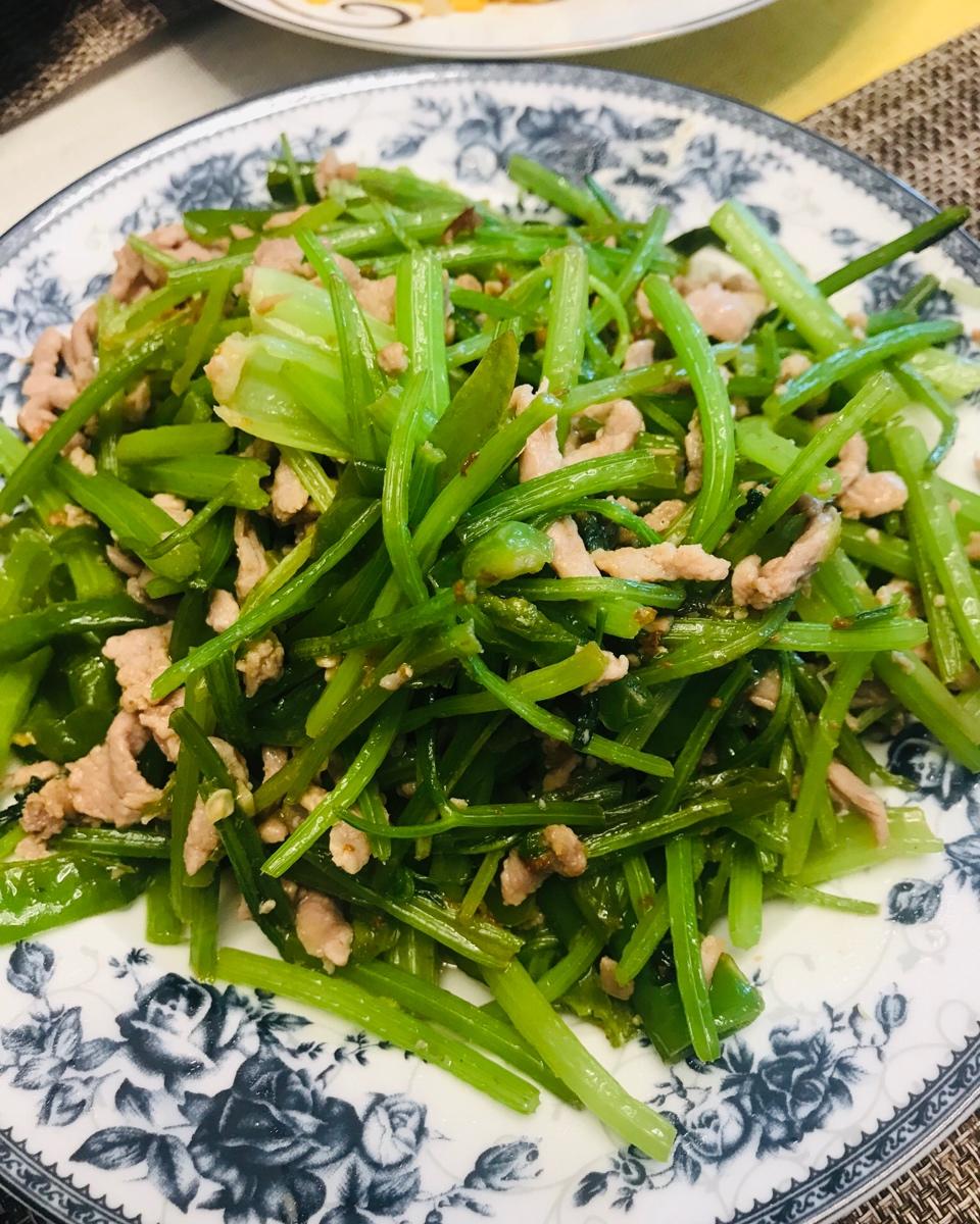 芹菜肉丝