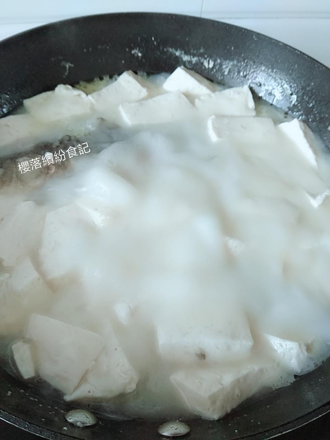 月子催乳湯譜--奶白鯽魚豆腐湯的做法 步骤4