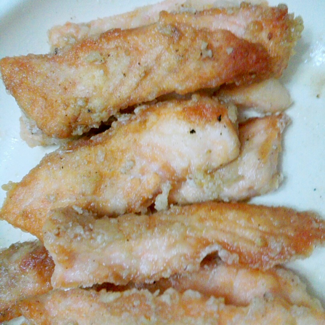 煎三文鱼（最朴素，脆皮好吃不浪费～）