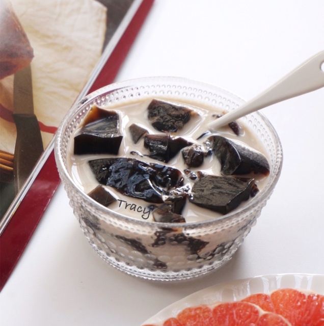 还是崔崔做的红豆牛奶龟苓膏