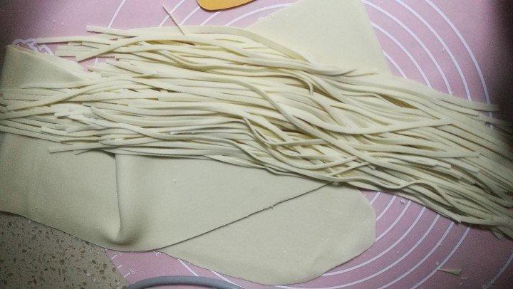 劲道面条（果蔬面），不用铺干粉的比例—家庭压面机版，内附快捷方法