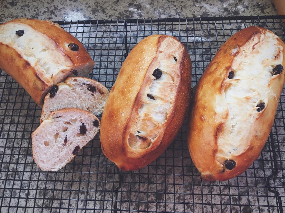 葡萄软欧（仿原麦山丘）Milk flavored bread filled with raisins and butter