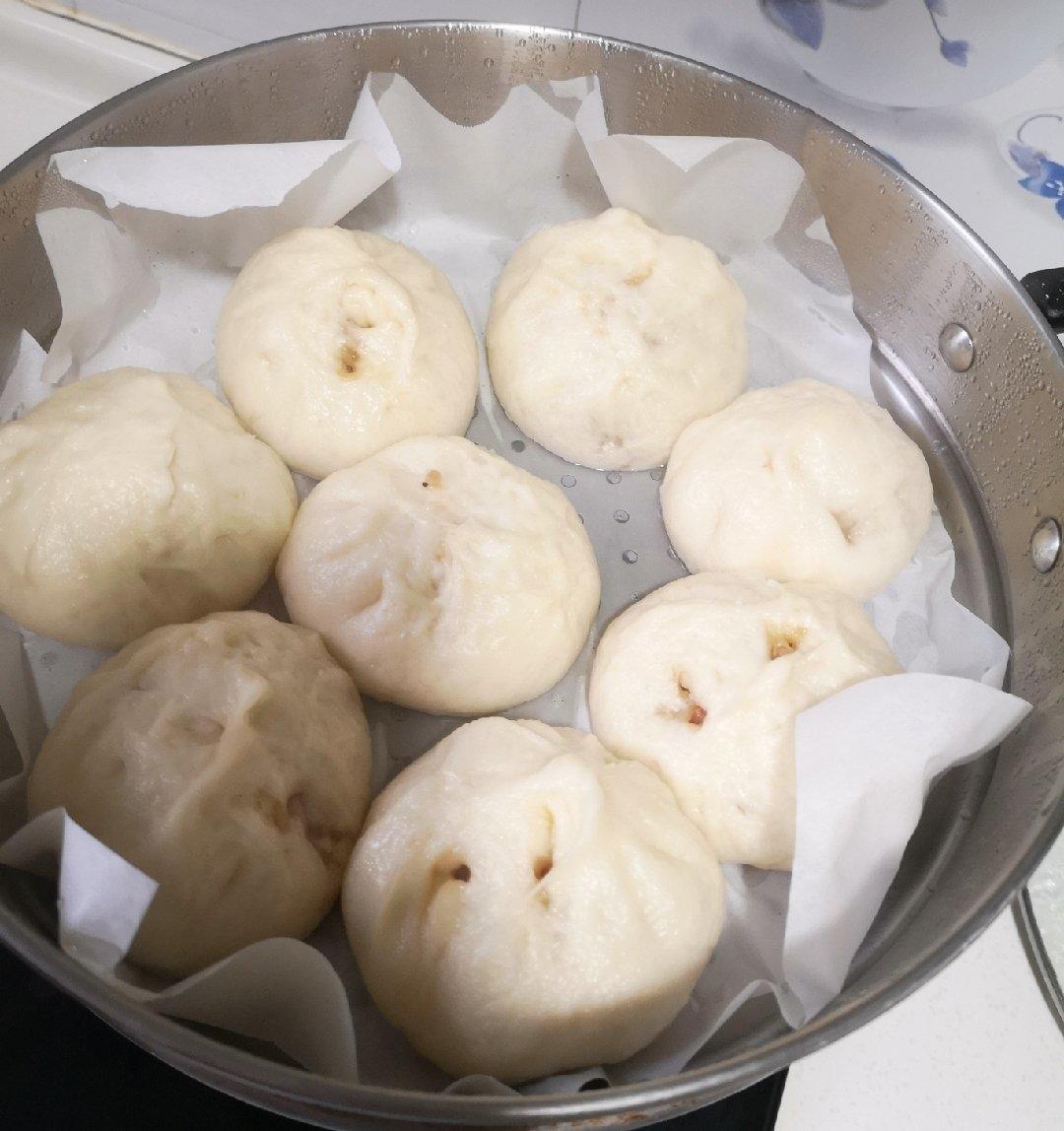 广式暄软包子