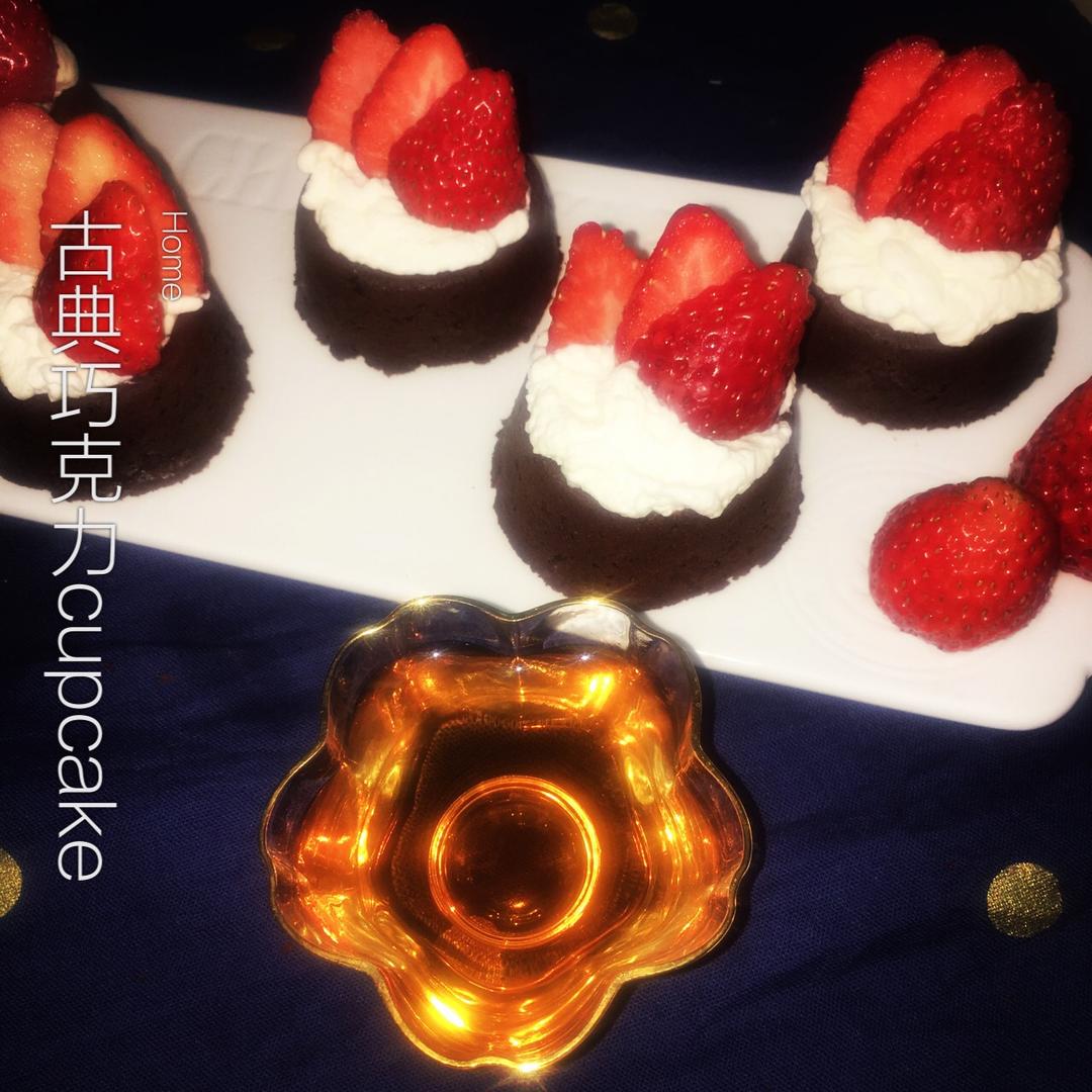 古典巧克力cupcake配马斯卡彭奶油霜