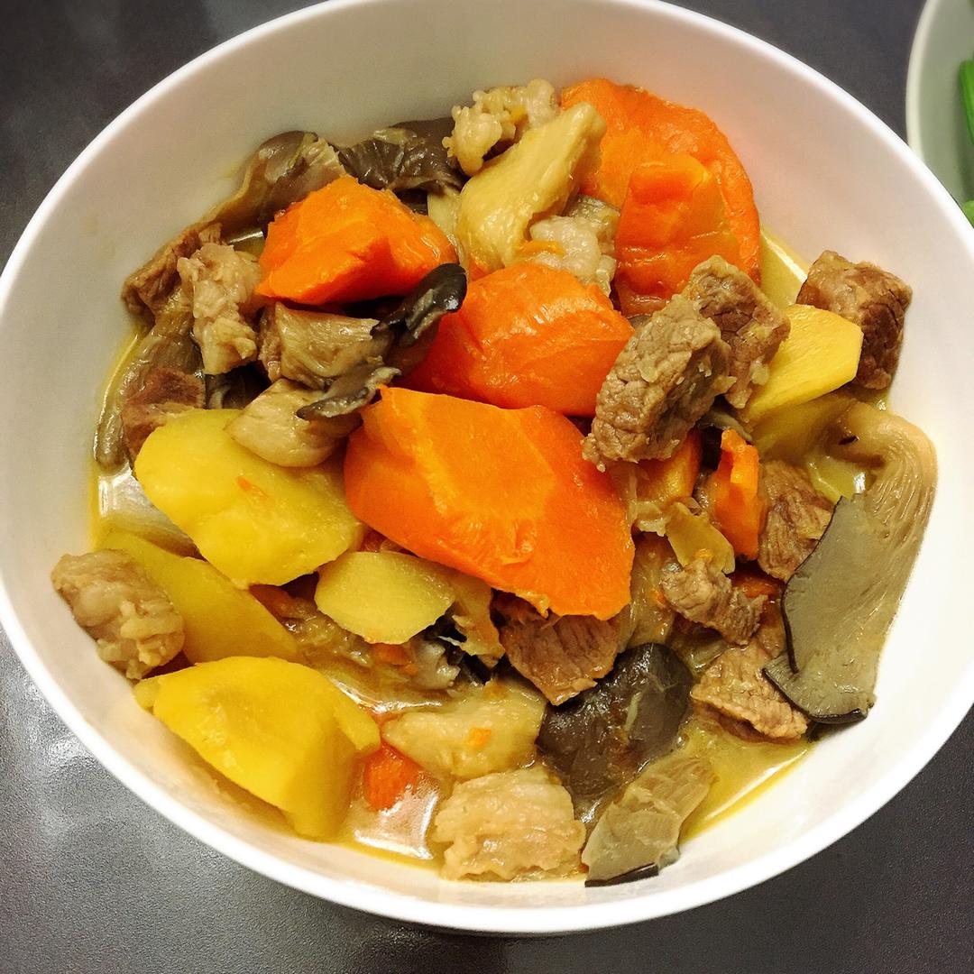 红烧土豆牛腩