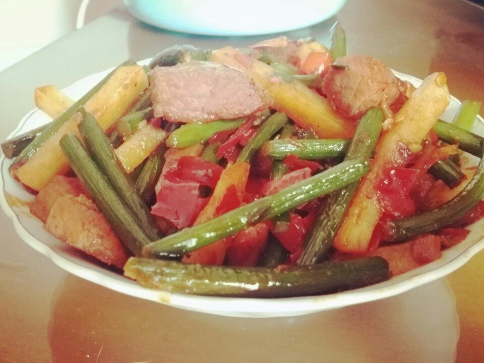 蒜苗炒腊鸭腿