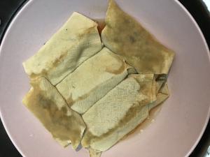 豆腐皮肉卷的做法 步骤10