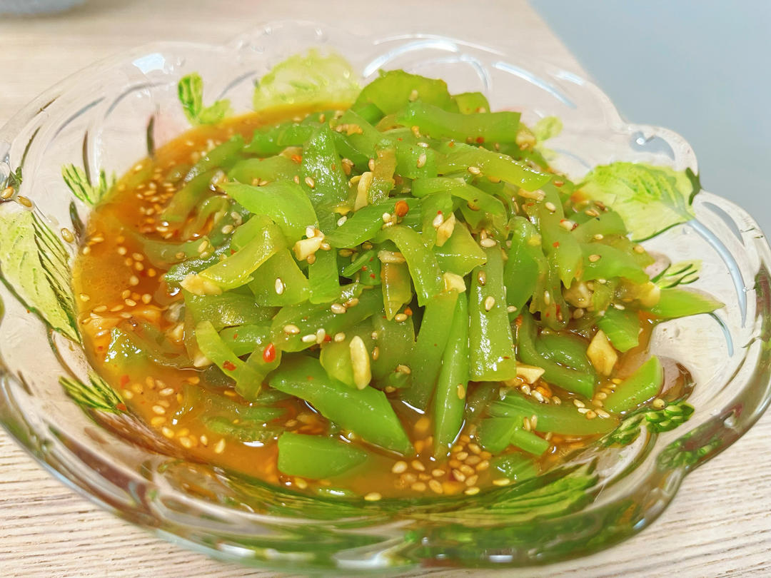 10分钟搞定的快手凉拌菜，清脆爽口的凉拌莴笋丝
