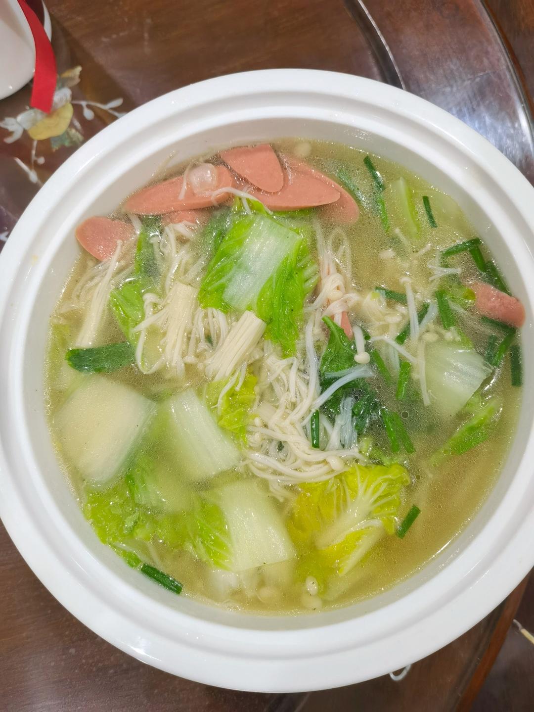 家常:娃娃菜金针菇汤